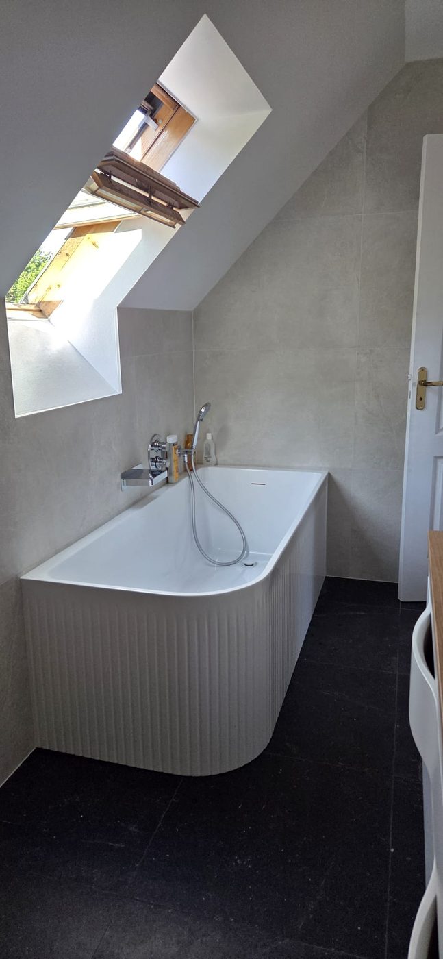 Baignoire et carrelage sol